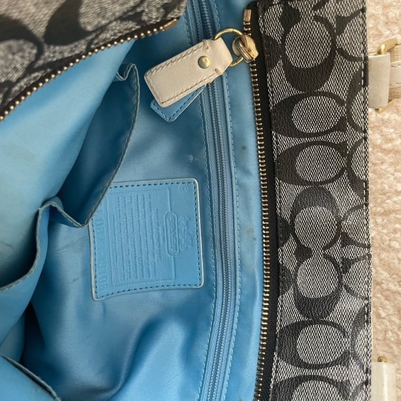 Coach purse - Picture 4 of 5